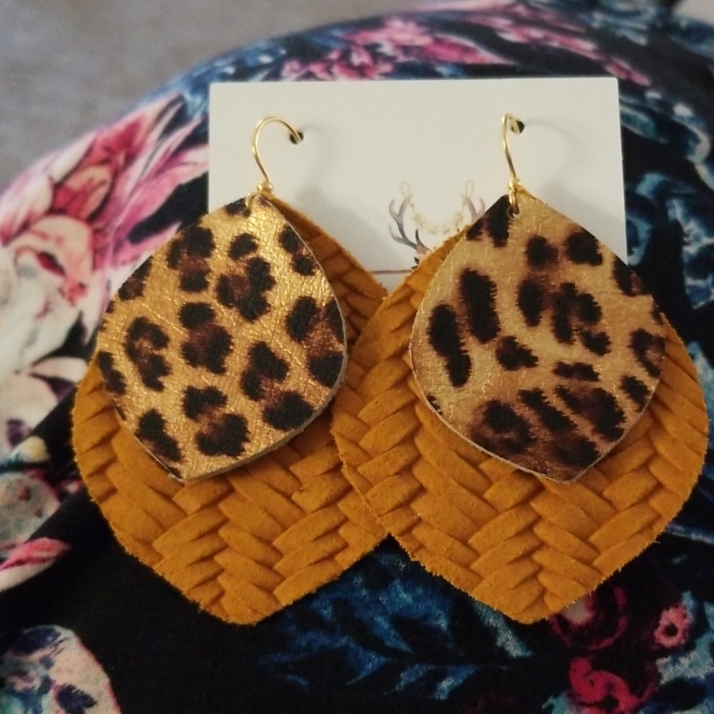 Leather earrings